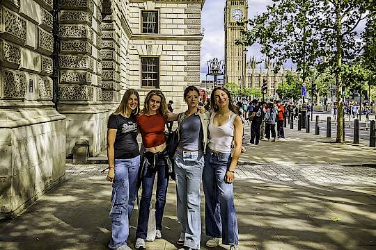 British Accreditation Council (BAC) accredited international summer school for teenagers at ISSFT, highlighting high standards in teaching, welfare and facilities.