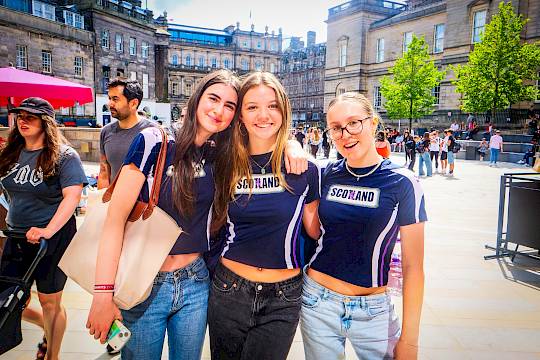 international summer school students in scotland